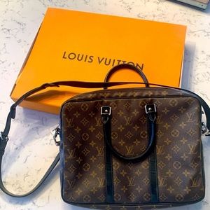 Authentic Louis Vuitton Bag w/ Laptop storage